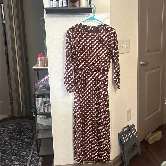 Ann Taylor Size 0 Dark Red Burgundy Horse Print Midi Jersey Dress Stretch 🐴 - Picture 2 of 6
